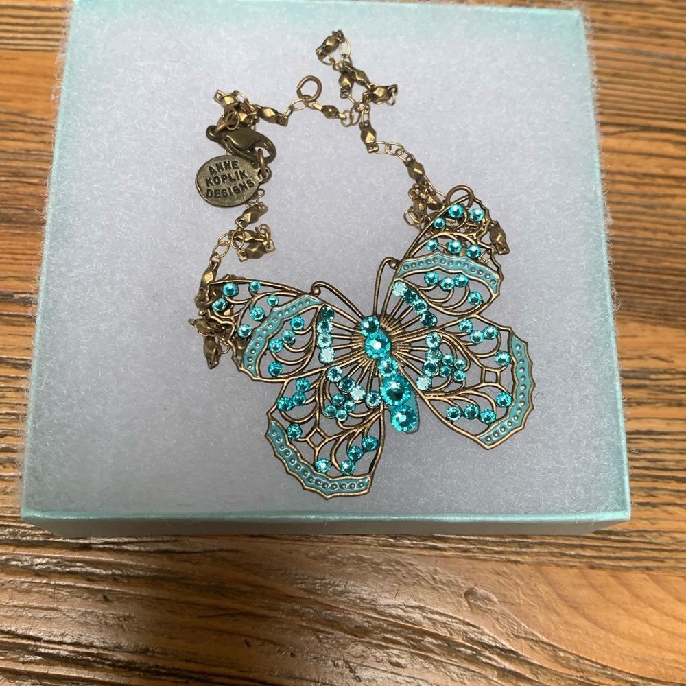 Blue Filigree Butterfly Necklace with Vintage Appeal NWOT - Picture 8 of 15